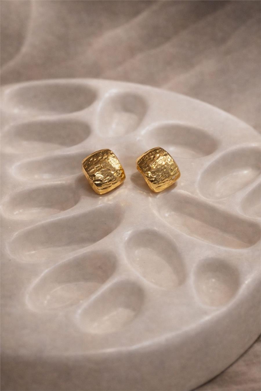 April GOld Renkli Mini Küpe